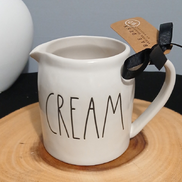 Chic Cream Ceramic Mug - Picture 2 of 7